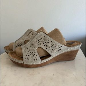 Like new! Comfortable wedge sandal just in the time for Summer🌞